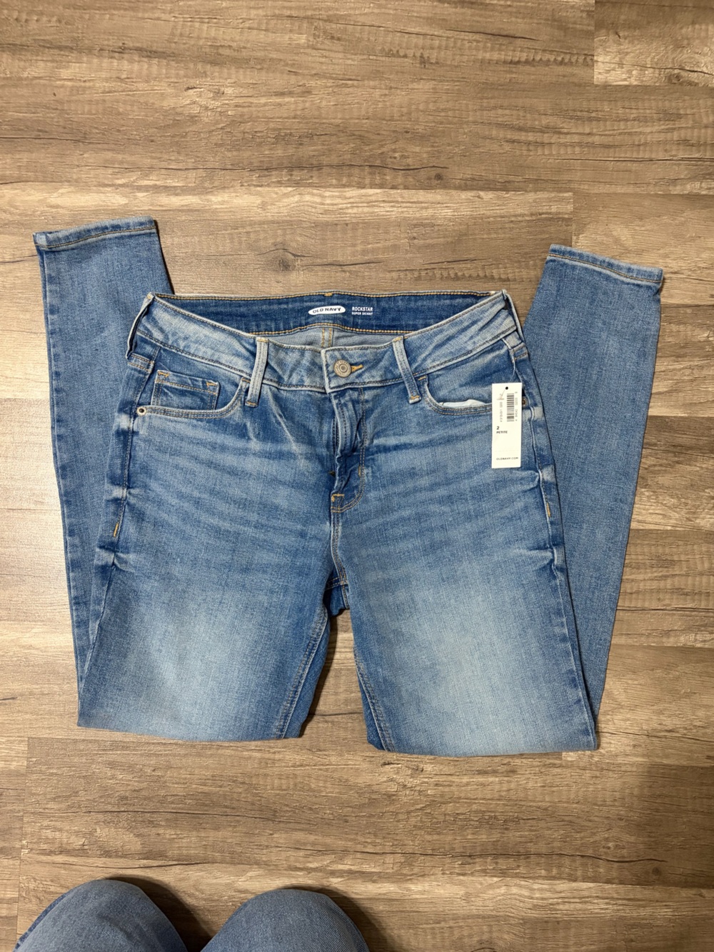 Old Navy Women's Skinny Jeans in Light Blue Wash